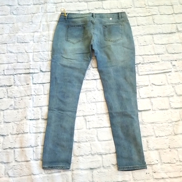 Denim Ripped Jeans - Picture 7 of 8